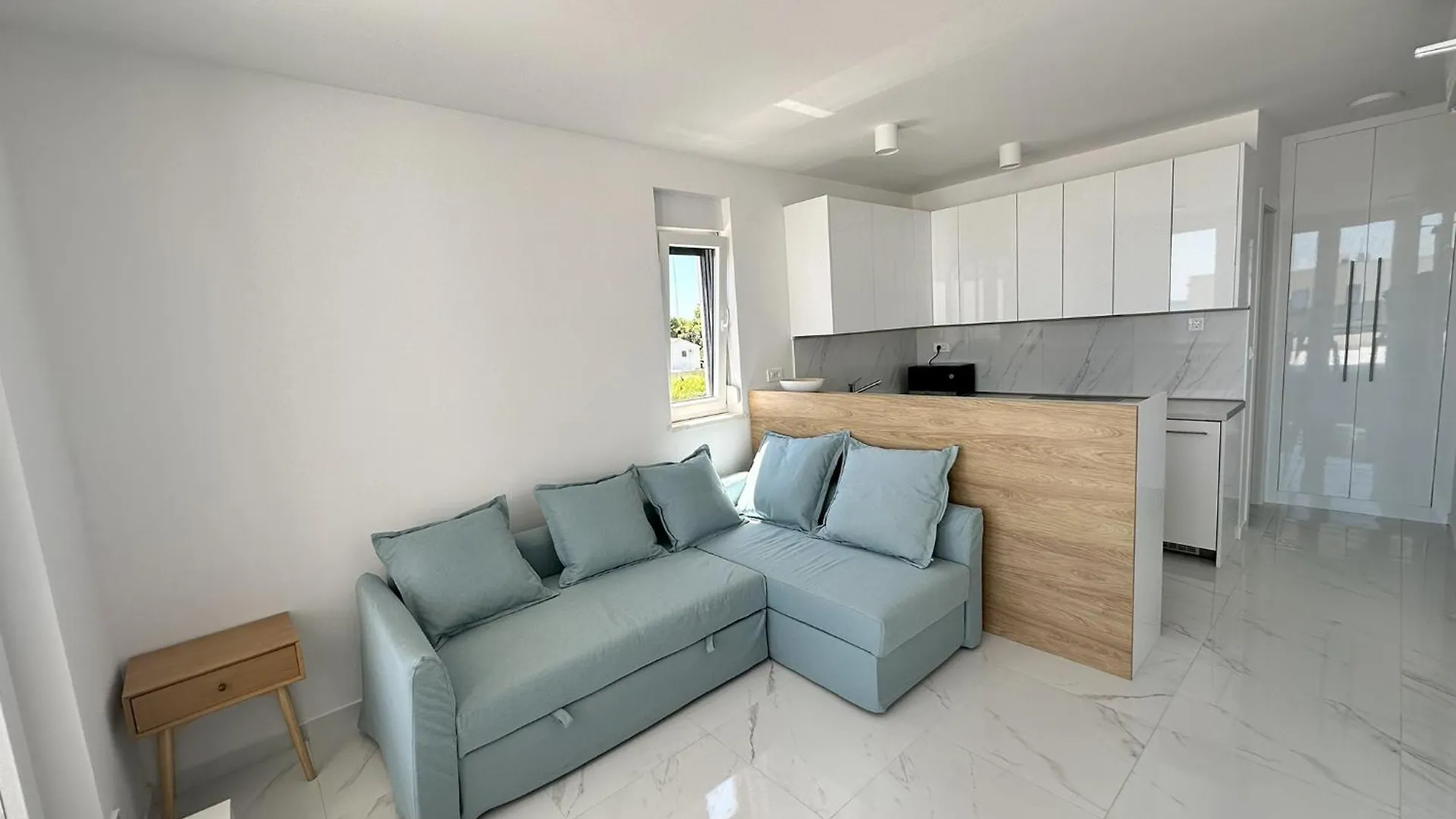 Beautiful New Palmtree Apartments Vir